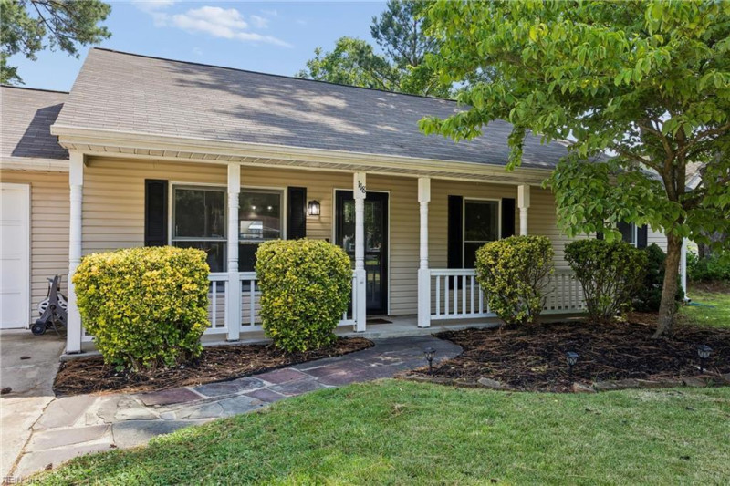 Photo 5 of 36 residential for sale in Newport News virginia