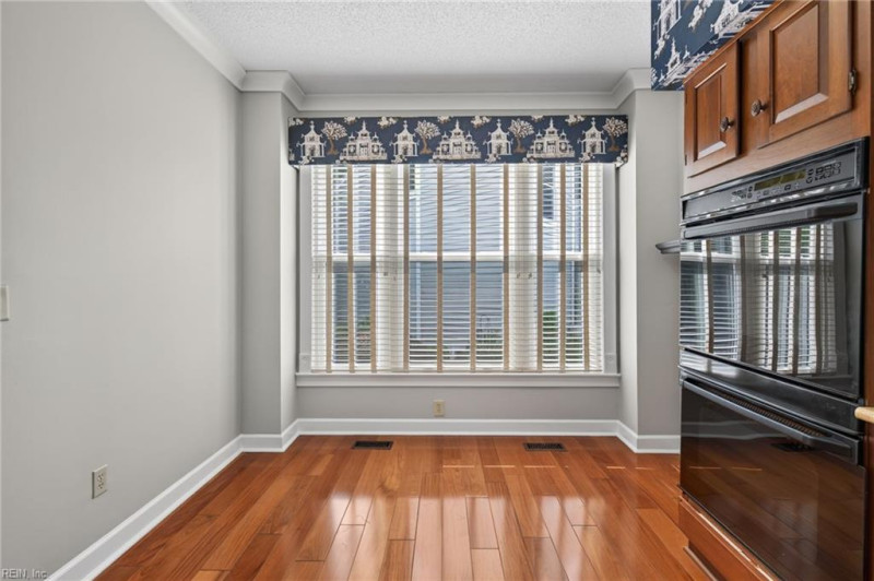 Photo 12 of 38 residential for sale in Virginia Beach virginia