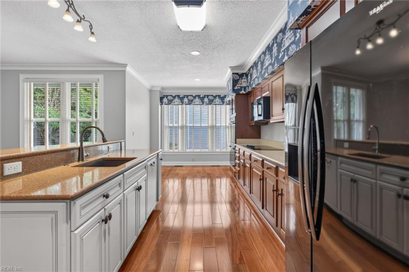 Photo 15 of 38 residential for sale in Virginia Beach virginia