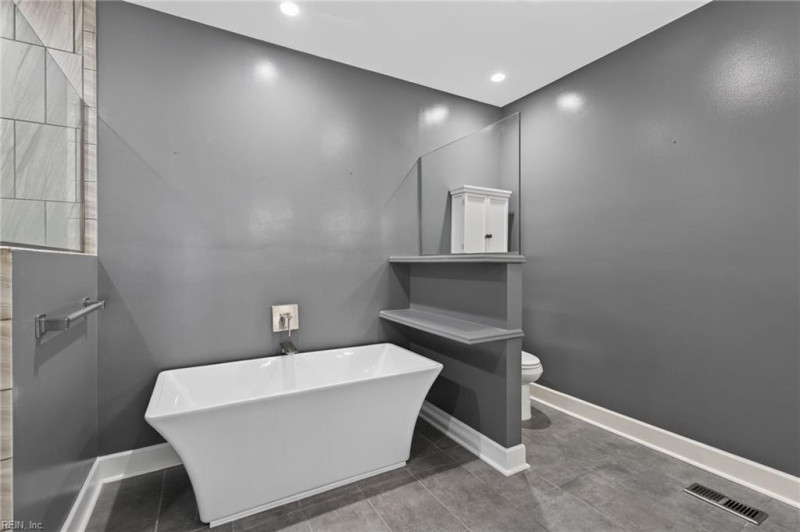 Photo 20 of 38 residential for sale in Virginia Beach virginia