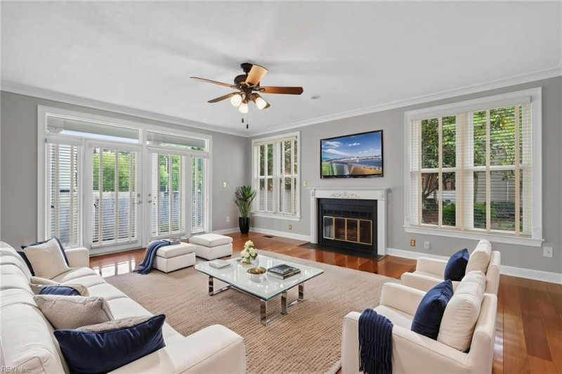 Photo 4 of 38 residential for sale in Virginia Beach virginia
