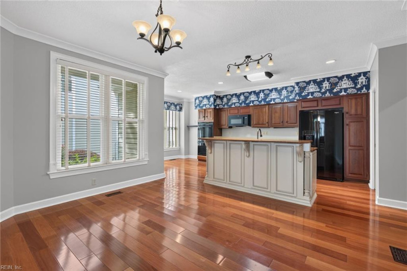 Photo 7 of 38 residential for sale in Virginia Beach virginia