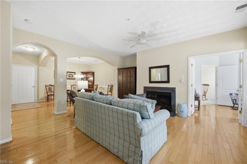 Photo 12 of 29 residential for sale in Virginia Beach virginia