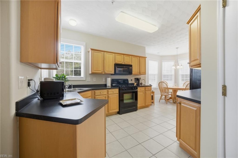 Photo 8 of 29 residential for sale in Virginia Beach virginia