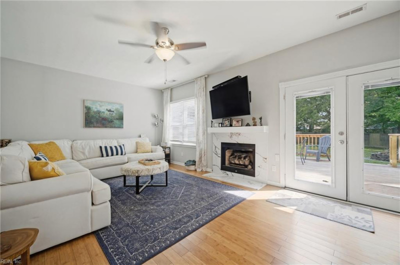 Photo 10 of 50 residential for sale in Chesapeake virginia