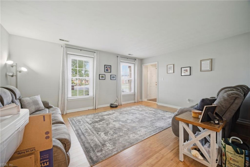 Photo 11 of 50 residential for sale in Chesapeake virginia