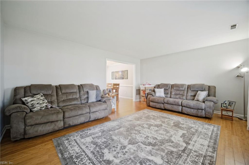 Photo 13 of 50 residential for sale in Chesapeake virginia