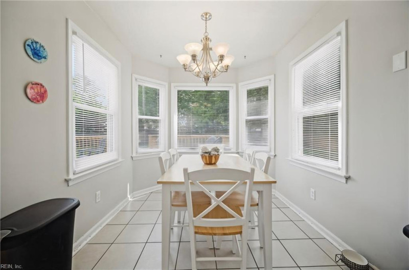 Photo 16 of 50 residential for sale in Chesapeake virginia
