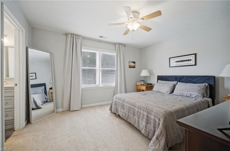Photo 23 of 50 residential for sale in Chesapeake virginia