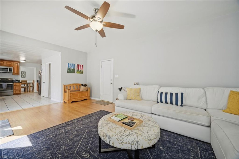 Photo 9 of 50 residential for sale in Chesapeake virginia