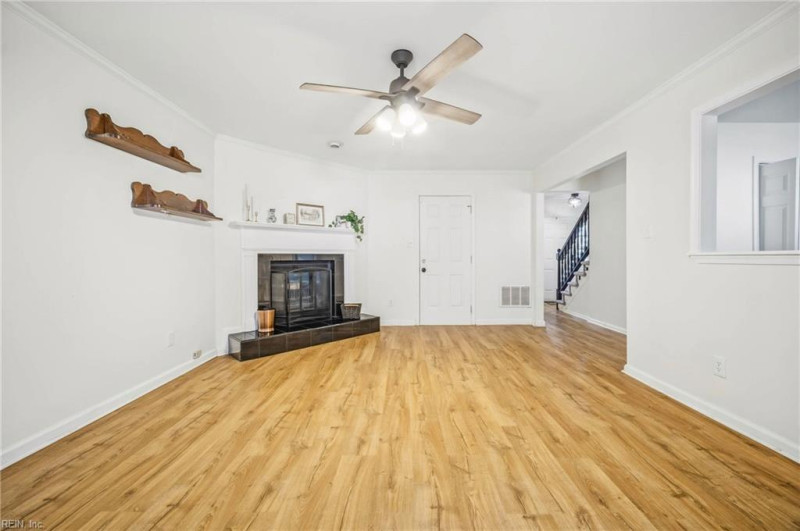 Photo 11 of 45 residential for sale in Chesapeake virginia