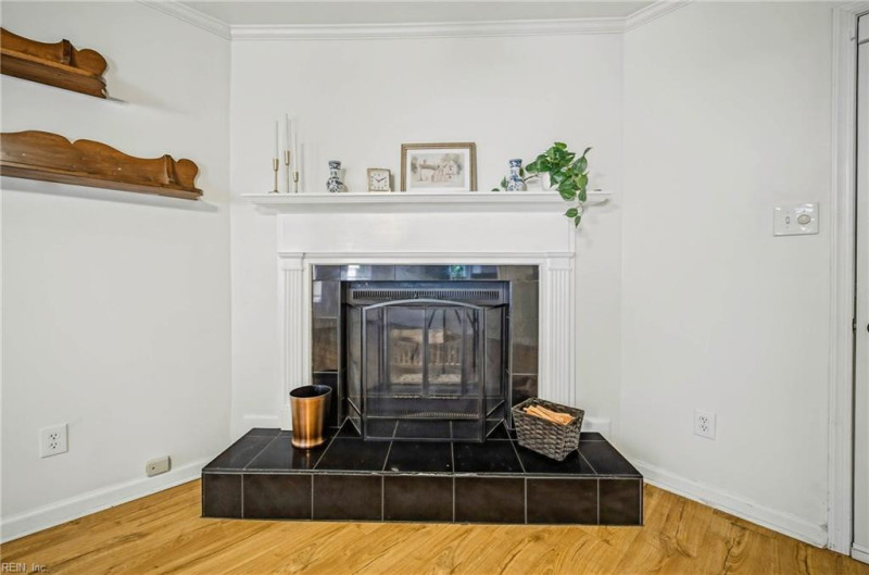 Photo 12 of 45 residential for sale in Chesapeake virginia