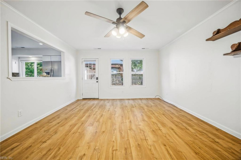 Photo 14 of 45 residential for sale in Chesapeake virginia