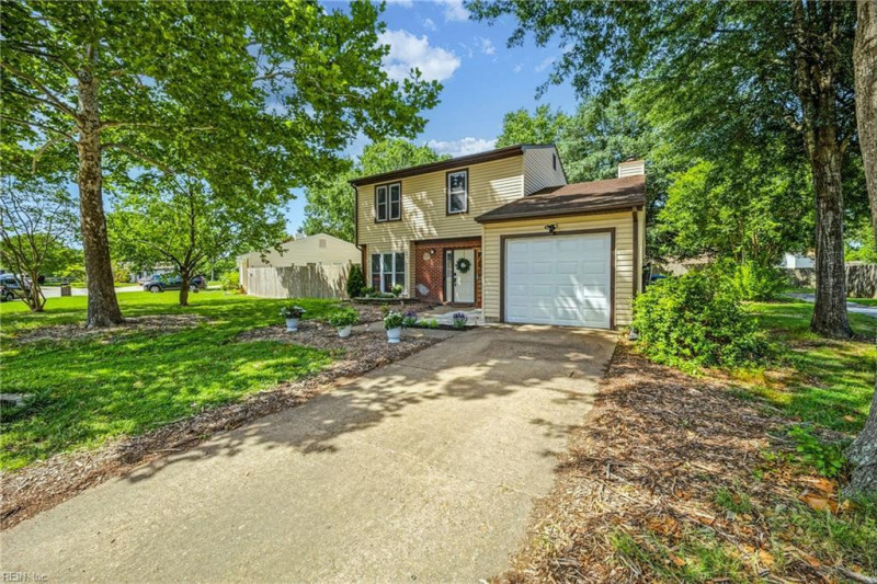 Photo 2 of 45 residential for sale in Chesapeake virginia