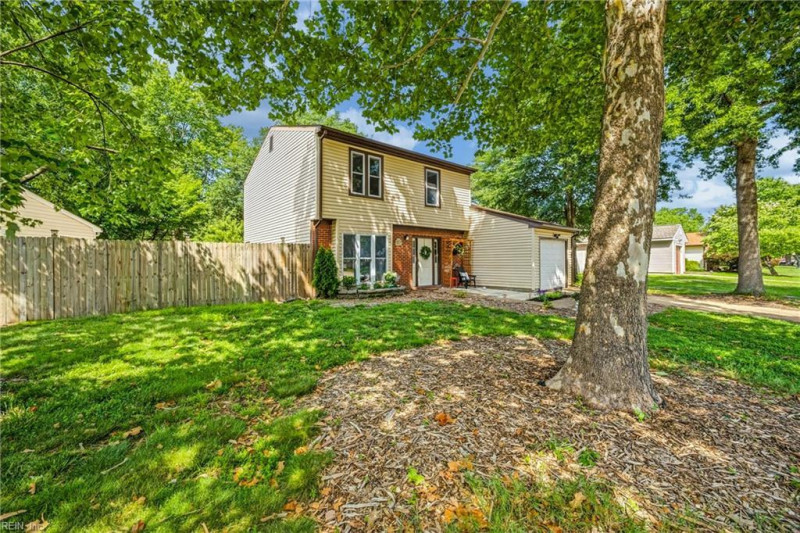 Photo 3 of 45 residential for sale in Chesapeake virginia