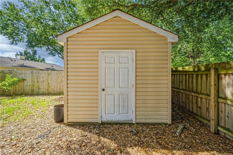 Photo 38 of 45 residential for sale in Chesapeake virginia