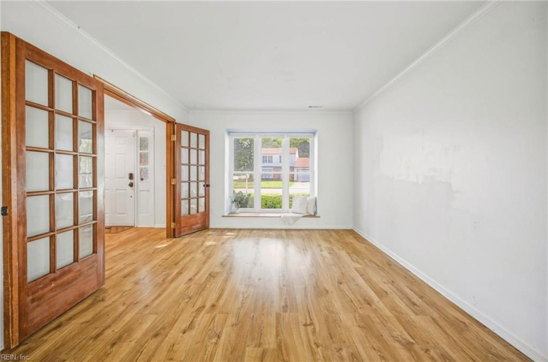 Photo 7 of 45 residential for sale in Chesapeake virginia