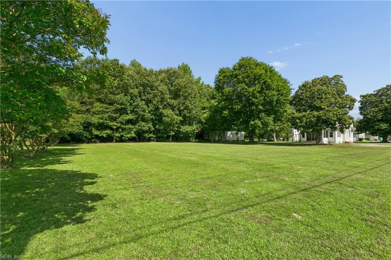 Photo 18 of 24 residential for sale in Gloucester County virginia
