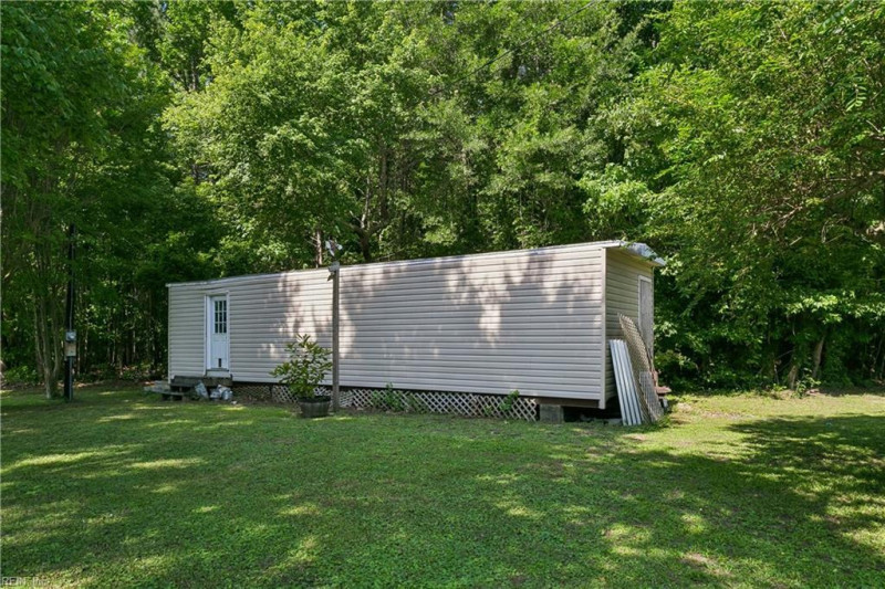 Photo 21 of 24 residential for sale in Gloucester County virginia