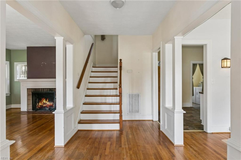 Photo 4 of 24 residential for sale in Gloucester County virginia