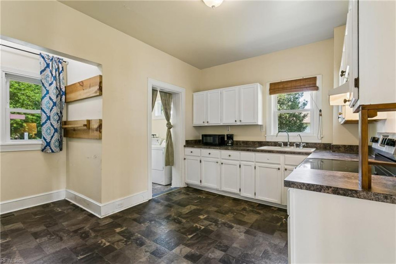 Photo 7 of 24 residential for sale in Gloucester County virginia