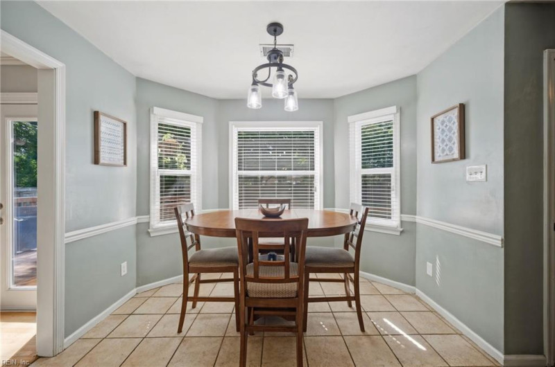Photo 12 of 41 residential for sale in Chesapeake virginia