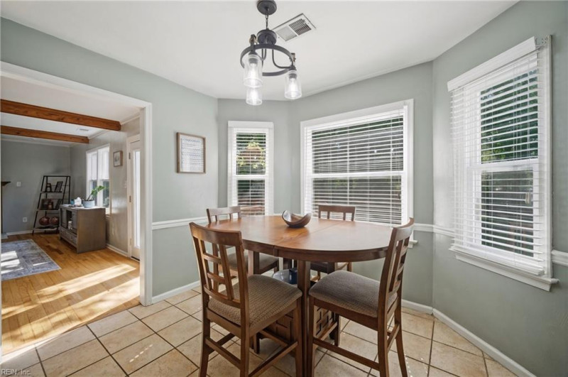 Photo 13 of 41 residential for sale in Chesapeake virginia
