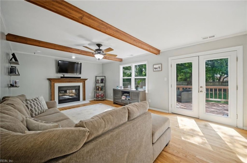 Photo 14 of 41 residential for sale in Chesapeake virginia