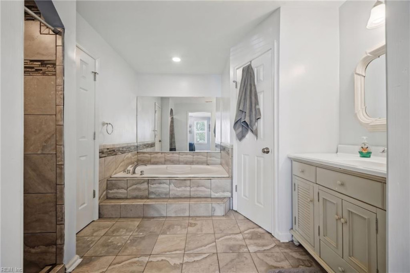 Photo 21 of 41 residential for sale in Chesapeake virginia