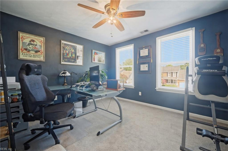 Photo 24 of 41 residential for sale in Chesapeake virginia