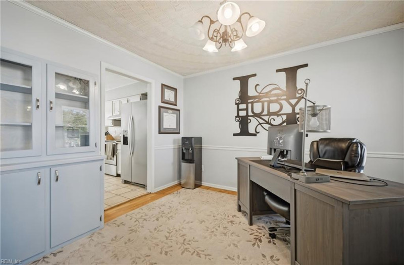 Photo 7 of 41 residential for sale in Chesapeake virginia