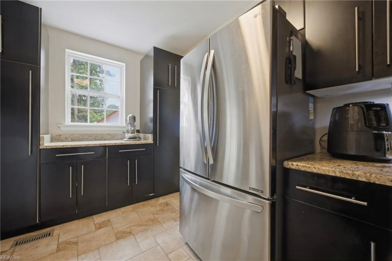 Photo 11 of 41 residential for sale in Norfolk virginia