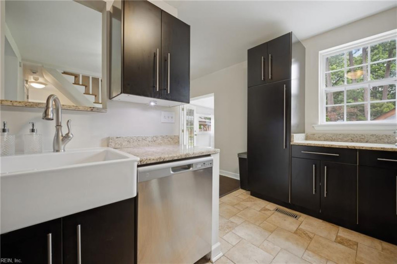 Photo 13 of 41 residential for sale in Norfolk virginia