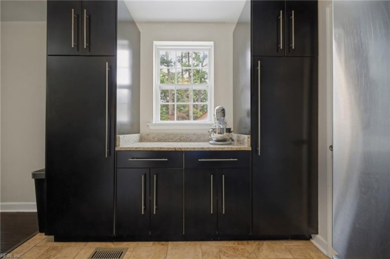 Photo 14 of 41 residential for sale in Norfolk virginia