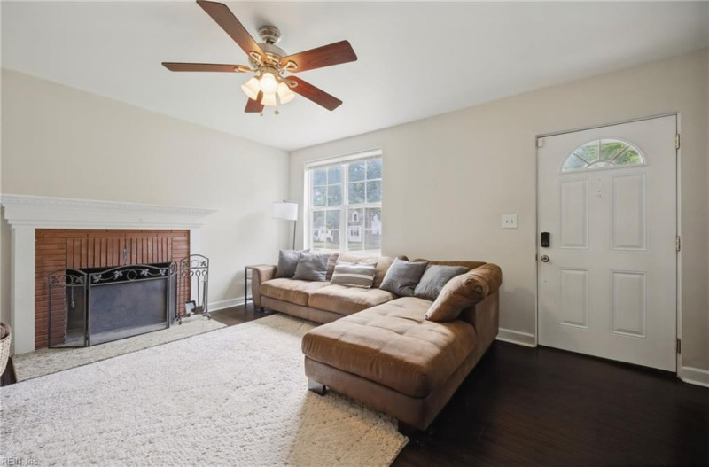 Photo 5 of 41 residential for sale in Norfolk virginia