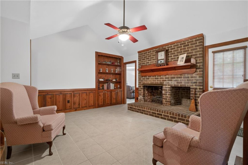 Photo 15 of 42 residential for sale in Chesapeake virginia
