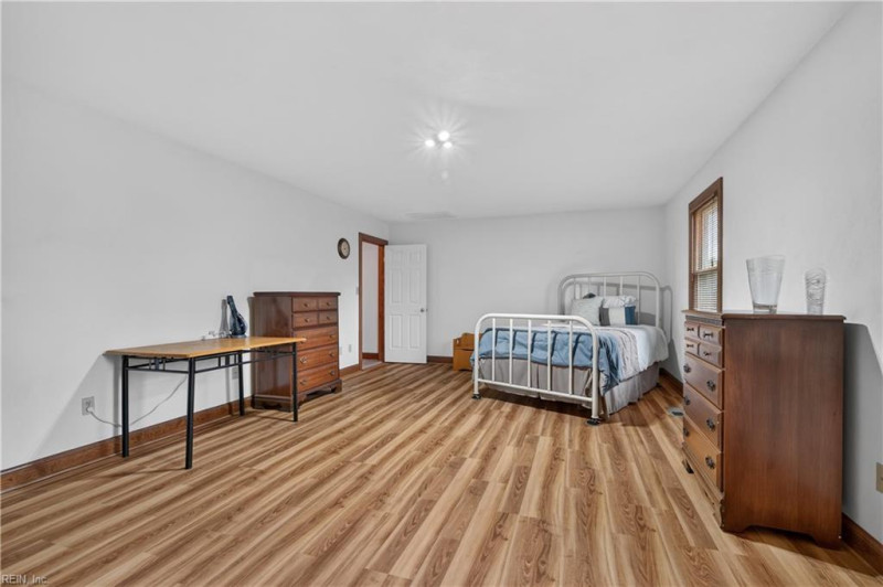 Photo 25 of 42 residential for sale in Chesapeake virginia