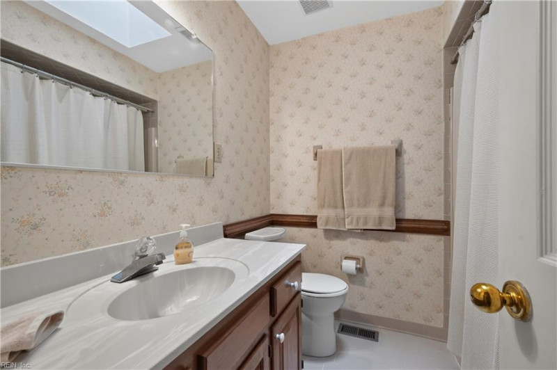 Photo 27 of 42 residential for sale in Chesapeake virginia
