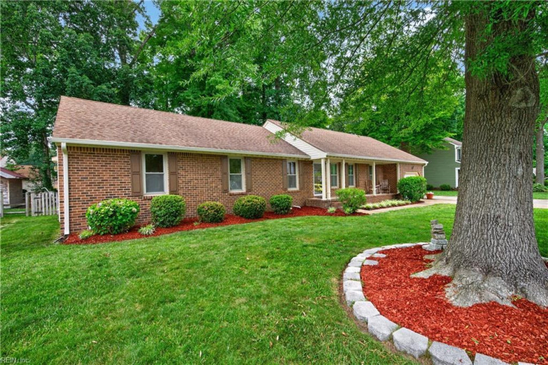 Photo 3 of 42 residential for sale in Chesapeake virginia