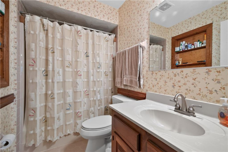 Photo 34 of 42 residential for sale in Chesapeake virginia
