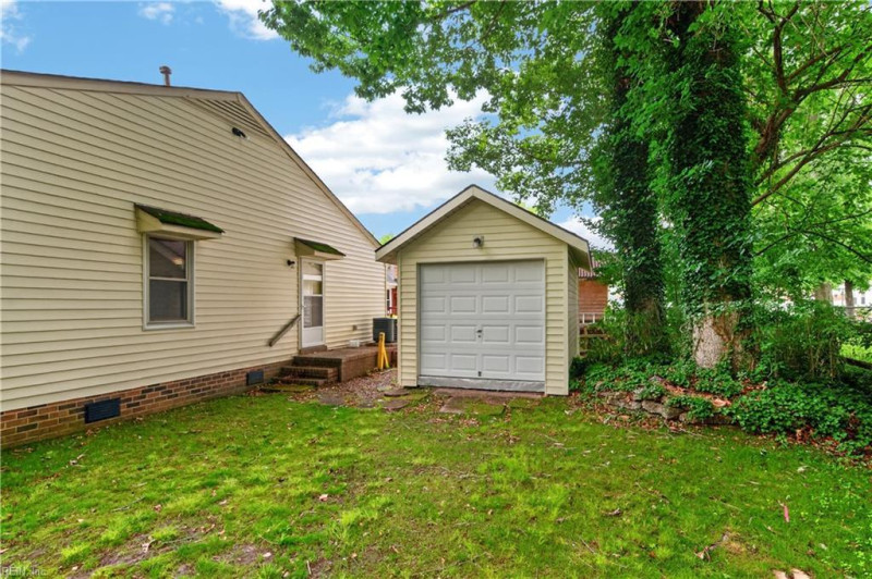 Photo 37 of 42 residential for sale in Chesapeake virginia