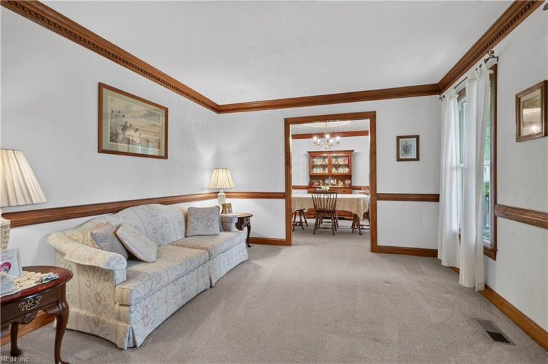 Photo 4 of 42 residential for sale in Chesapeake virginia