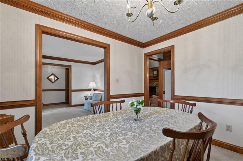 Photo 7 of 42 residential for sale in Chesapeake virginia