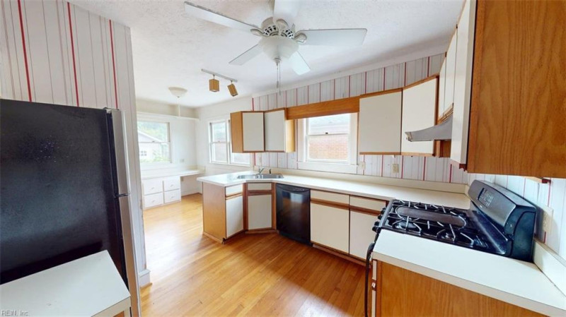 Photo 12 of 50 residential for sale in Newport News virginia Photo 12 of 50 residential for sale in Newport News virginia