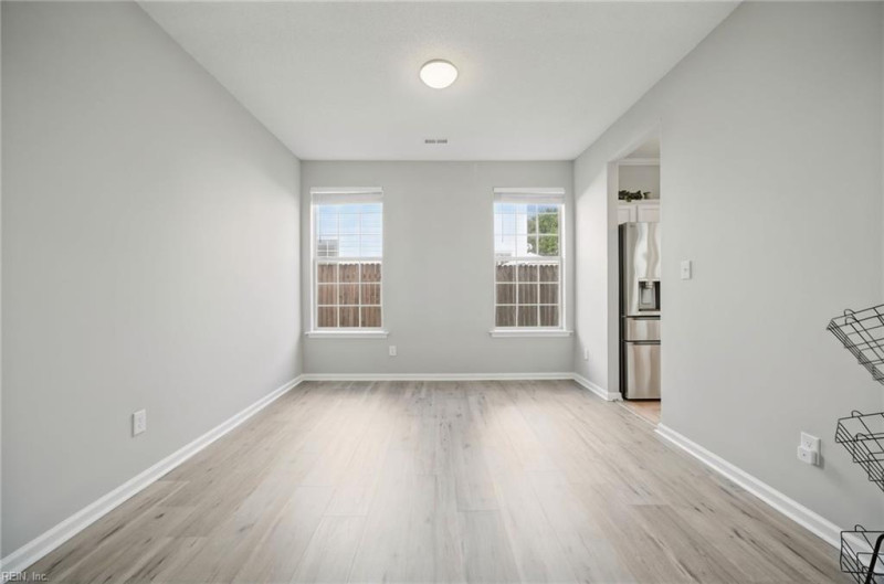 Photo 12 of 40 residential for sale in Chesapeake virginia