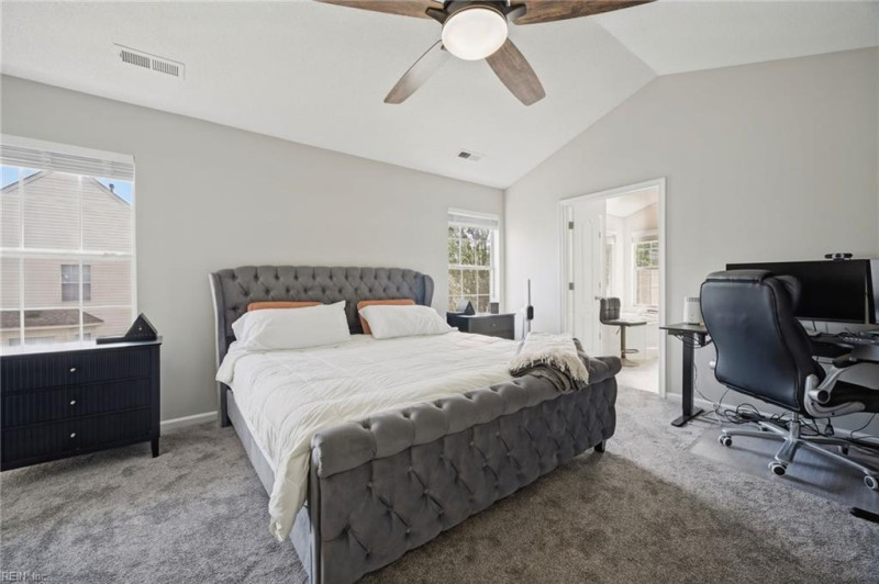 Photo 16 of 40 residential for sale in Chesapeake virginia