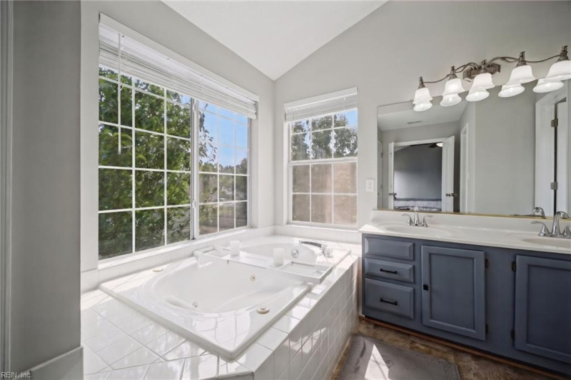 Photo 19 of 40 residential for sale in Chesapeake virginia