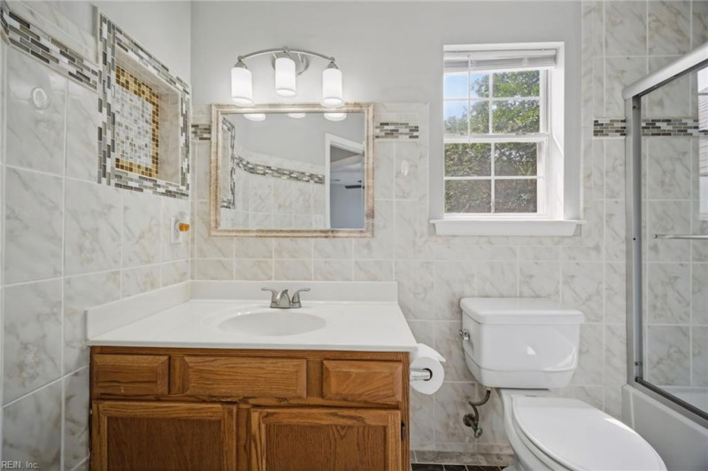 Photo 28 of 40 residential for sale in Chesapeake virginia