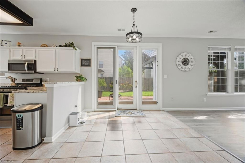 Photo 9 of 40 residential for sale in Chesapeake virginia