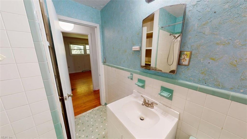 Photo 17 of 44 residential for sale in Norfolk virginia Photo 17 of 44 residential for sale in Norfolk virginia